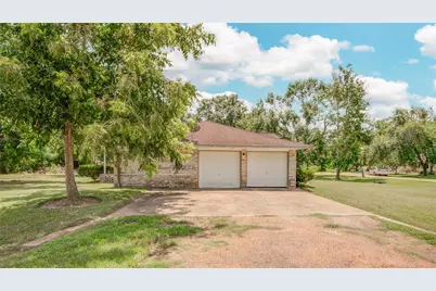 102 S Bow Drive, Jones Creek, TX 77541 - Photo 6