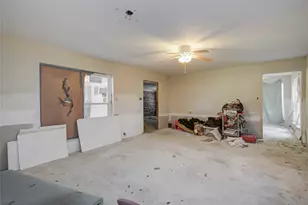 102 S Bow Dr, Jones Creek, TX 77541 - Photo 36