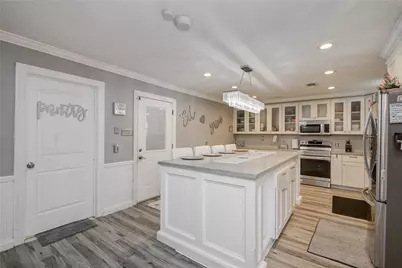 102 S Bow Drive, Jones Creek, TX 77541 - Photo 18