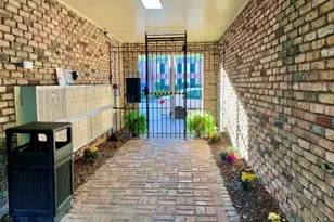 2503 McCue Rd, Houston, TX 77056 - Photo 2