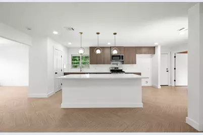 8202 Glencrest Street, Houston, TX 77061 - Photo 2