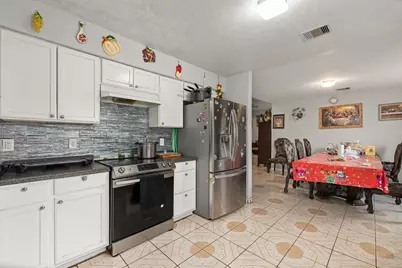 9708 Lockwood Drive, Houston, TX 77016 - Photo 14