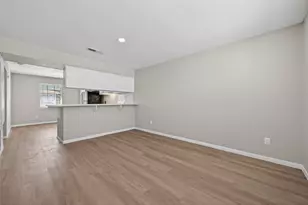 427 Hollyvale Dr, Houston, TX 77060 - Photo 8