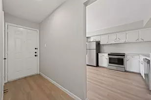 427 Hollyvale Dr, Houston, TX 77060 - Photo 2