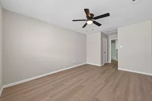 427 Hollyvale Dr, Houston, TX 77060 - Photo 16