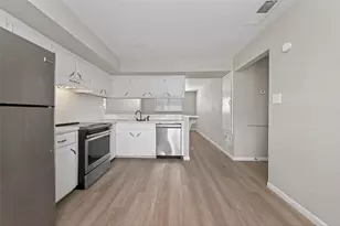 427 Hollyvale Dr, Houston, TX 77060 - Photo 12