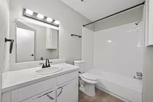 427 Hollyvale Dr, Houston, TX 77060 - Photo 18