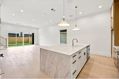 112 E 27th Street, Houston, TX 77008 - Photo 8