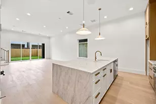 112 E 27th St, Houston, TX 77008 - Photo 8