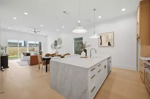 112 E 27th St, Houston, TX 77008 - Photo 12