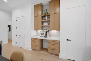 112 E 27th St, Houston, TX 77008 - Photo 14