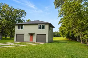 409 Doris St, El Campo, TX 77437 - Photo 1