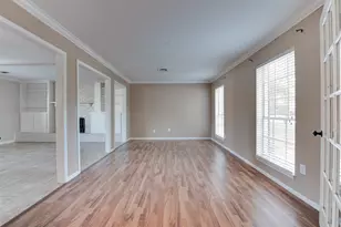 5019 Oak Shadows Dr, Houston, TX 77091 - Photo 6