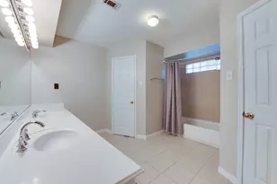 5019 Oak Shadows Dr, Houston, TX 77091 - Photo 32