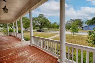 403 E 7th St, Flatonia, TX 78941 - Photo 2