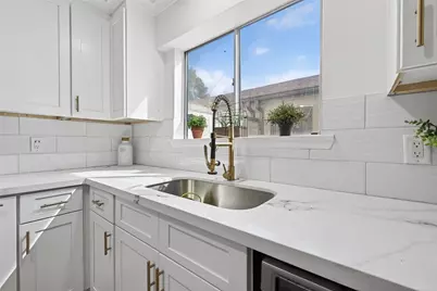 724 Country Place Drive #E, Houston, TX 77079 - Photo 16