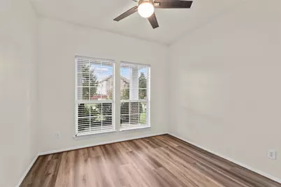 1069 Shadow Glenn Drive, Conroe, TX 77301 - Photo 16