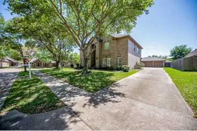 14203 Alamosa Court, Sugar Land, TX 77498 - Photo 2