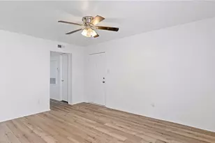 2703 Evergreen Cir, Bryan, TX 77801 - Photo 12