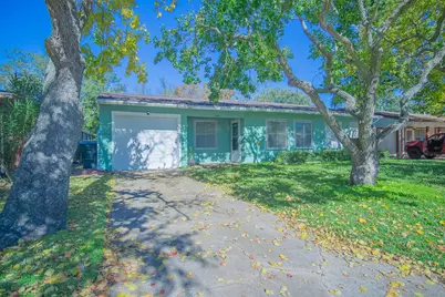 126 Bonita Avenue, Galveston, TX 77550 - Photo 2