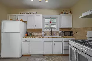 126 Bonita Ave, Galveston, TX 77550 - Photo 10