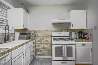 126 Bonita Avenue, Galveston, TX 77550 - Photo 12