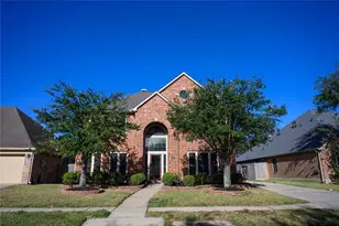 2604 Brightlake Way Ln, Pearland, TX 77584 - Photo 2