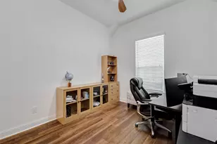 38 S Pinto Point Cir, The Woodlands, TX 77389 - Photo 10