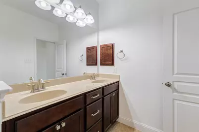 38 S Pinto Point Circle, The Woodlands, TX 77389 - Photo 12