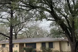 2109 Oaks Dr, Pasadena, TX 77502 - Photo 4