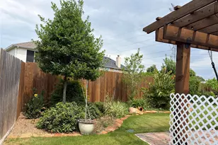 11042 WARATH Oak Ct, Houston, TX 77065 - Photo 12