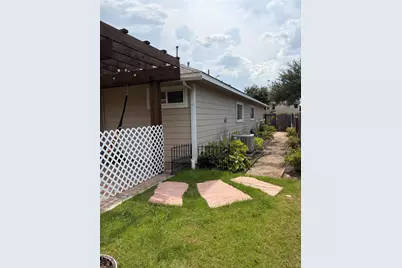 11042 Warath Oak Court, Houston, TX 77065 - Photo 14