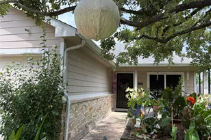 11042 WARATH Oak Ct, Houston, TX 77065 - Photo 2