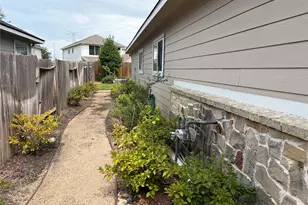 11042 WARATH Oak Ct, Houston, TX 77065 - Photo 4