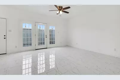 402 Wilcrest Drive #402, Houston, TX 77042 - Photo 6