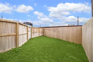 303 Marcella St, Houston, TX 77091 - Photo 14