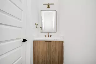 1216 E 34th St, Houston, TX 77022 - Photo 22