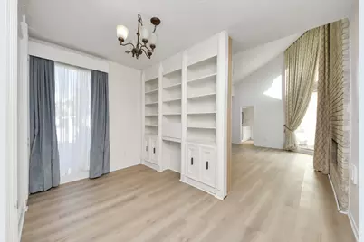 10743 Boardwalk Street, Houston, TX 77042 - Photo 18