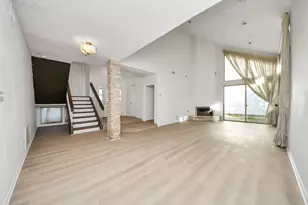 10743 Boardwalk St, Houston, TX 77042 - Photo 6