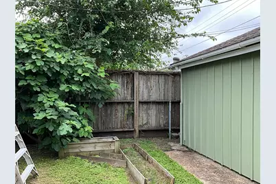 4806 Alamo Drive, Galveston, TX 77551 - Photo 2