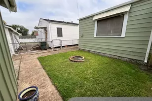4806 Alamo Dr, Galveston, TX 77551 - Photo 16