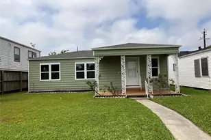 4806 Alamo Dr, Galveston, TX 77551 - Photo 2