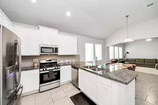 2819 Painted Sunrise Trail, Houston, TX 77045 - Photo 10