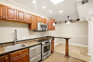 2100 Tanglewilde St, Houston, TX 77063 - Photo 12