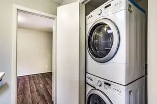 1300 Fairview Ave, Houston, TX 77006 - Photo 24