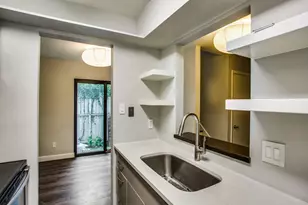 1300 Fairview Ave, Houston, TX 77006 - Photo 10