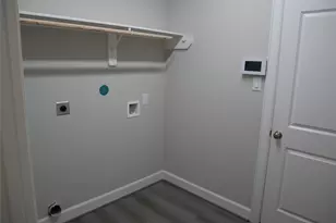 1621 La Delle St, Wharton, TX 77488 - Photo 4