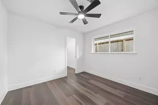 5446 Loch Lomond Dr, Houston, TX 77096 - Photo 20