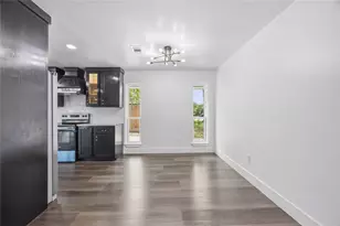5446 Loch Lomond Dr, Houston, TX 77096 - Photo 10
