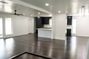 5446 Loch Lomond Dr, Houston, TX 77096 - Photo 10